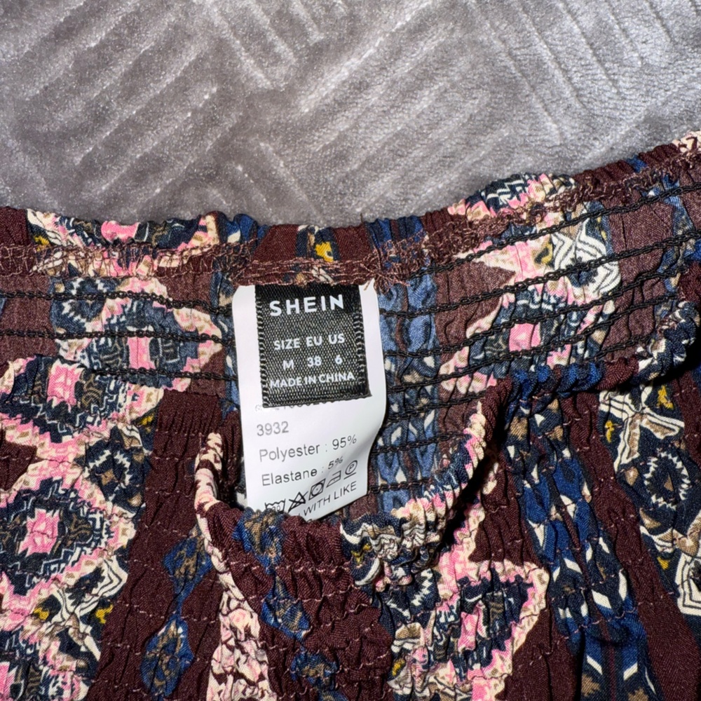 SHEIN Pattern Shorts - Picture 2 of 2